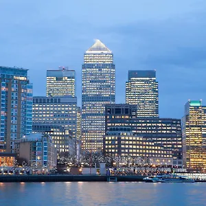https://apt-entire-next-to-canary-wharf-in.cambridgehotelsuk.com